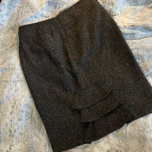 Worthington woven pencil skirt with back ruffle detail, size 10